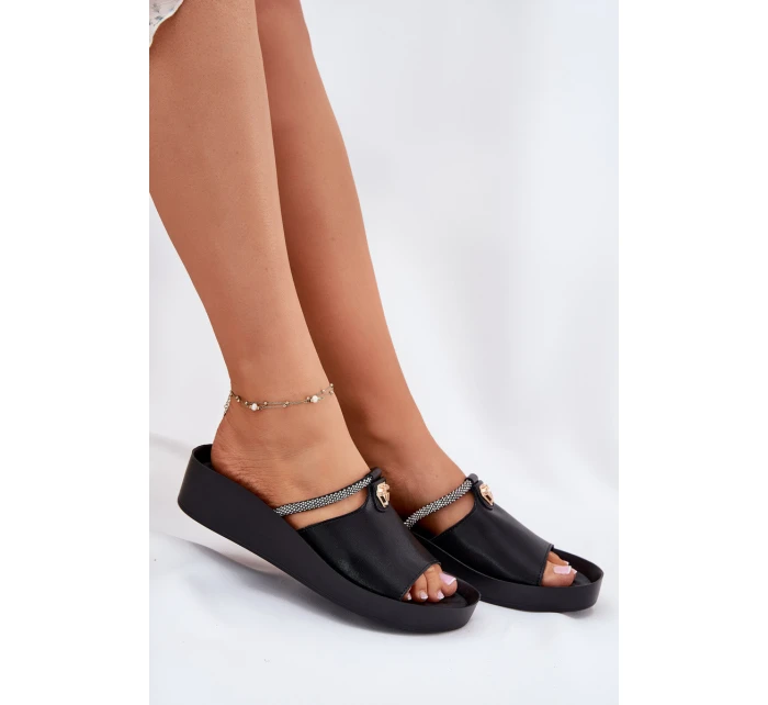 Kožené Dámské Pantofle S Ozdobným Páskem model 21698290 Černé - S.Barski Kožené Dámské Pantofle S Ozdobným Páskem model 21698290 Černé - S.Barski