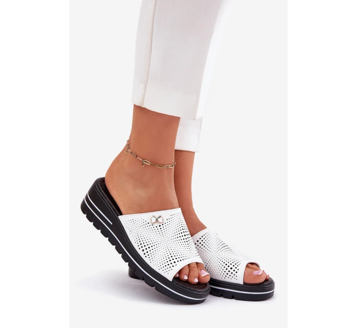 Dámské kožené pantofle na klínu model 21695138 bílé - VINCEZA