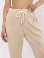 Kalhoty DHJ SP model 21034936 světle béžové - FPrice Kalhoty DHJ SP model 21034936 světle béžové - FPrice