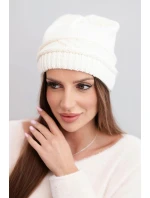 Dámská zimní čepice z vlny a s proplétaným vzorem K428 ecru Dámská zimní čepice z vlny a s proplétaným vzorem K428 ecru
