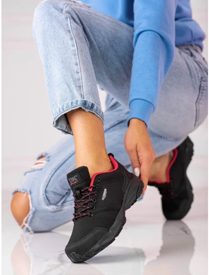 Stylové dámské trekingové boty černé bez podpatku Stylové dámské trekingové boty černé bez podpatku