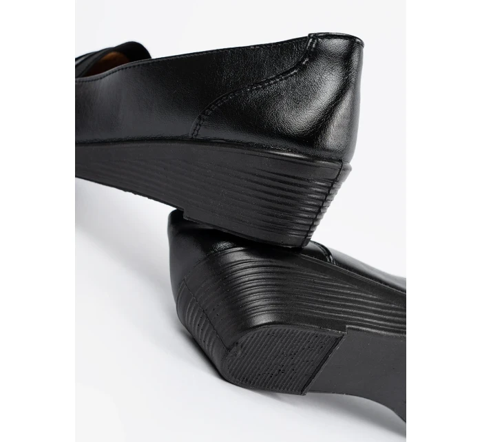 Trendy dámské  polobotky černé na klínku