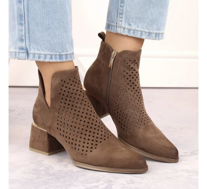 Semišové boty na podpatku W model 21996771 hnědé - Potocki Semišové boty na podpatku W model 21996771 hnědé - Potocki