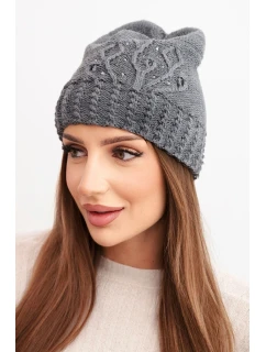 Dámská zimní čepice s vlnou zdobená flitry a pletením K473 grafitová