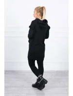 Šaty s ozdobnými volánky a kapucí černé barvy Šaty s ozdobnými volánky a kapucí černé barvy