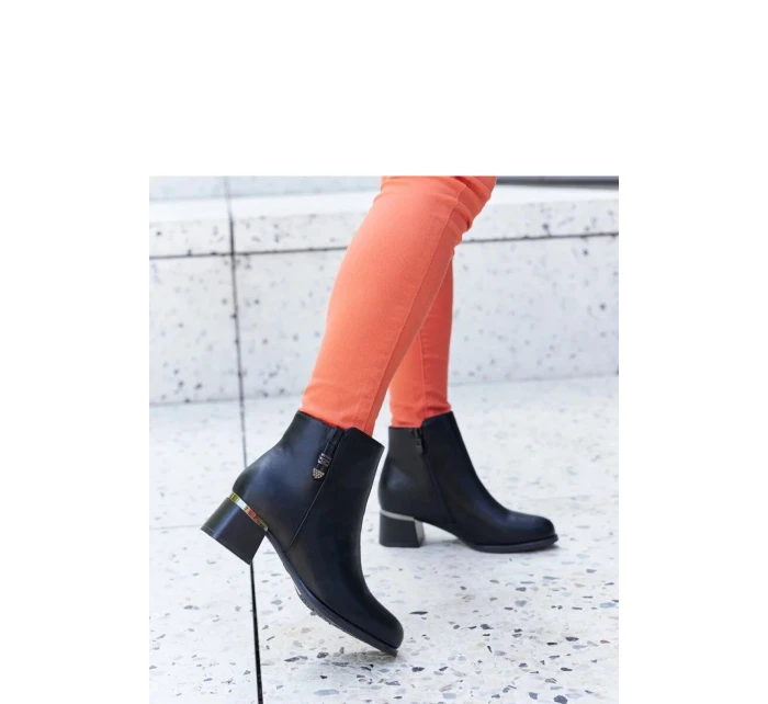 Boty na podpatku model 206548 Solea Boty na podpatku model 206548 Solea