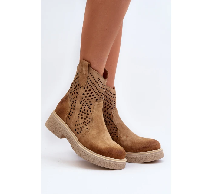 Dámské nízké kozačky z semiše s podrážkou Bežové model 21652391 - Zazoo