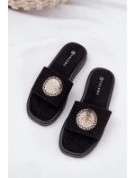 Dámské pantofle se zlatou ozdobou černé model 21685525 - Boto