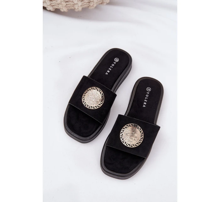 Dámské pantofle se zlatou ozdobou černé model 21685525 - Boto