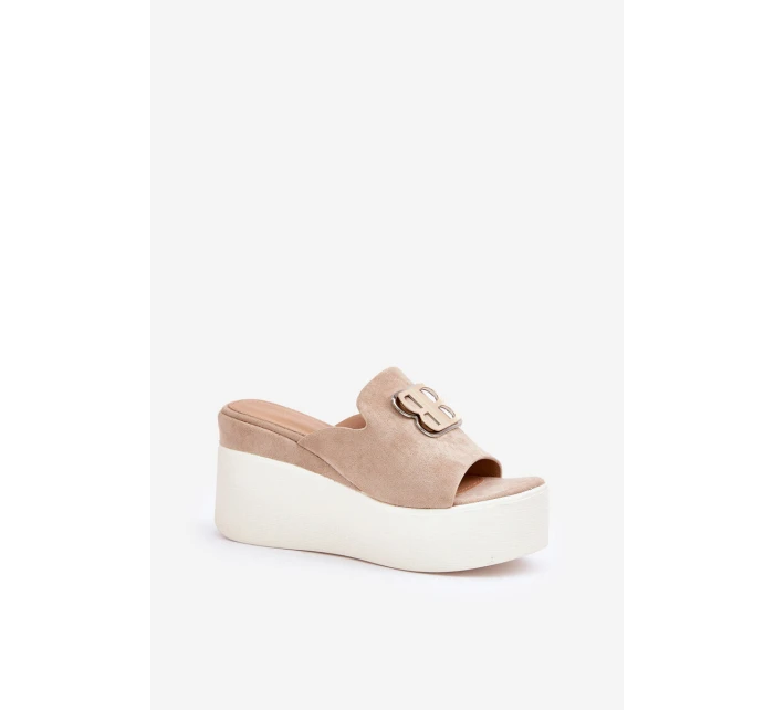 Sandály Na Platformě A Klínu S Ozdobou Béžové model 21682657 - Boto Sandály Na Platformě A Klínu S Ozdobou Béžové model 21682657 - Boto