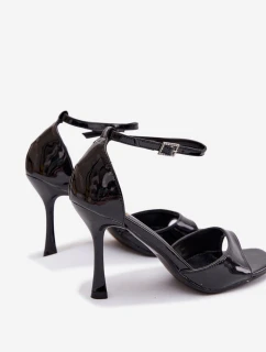 Lakované sandály na jehlovém podpatku Revella – černé