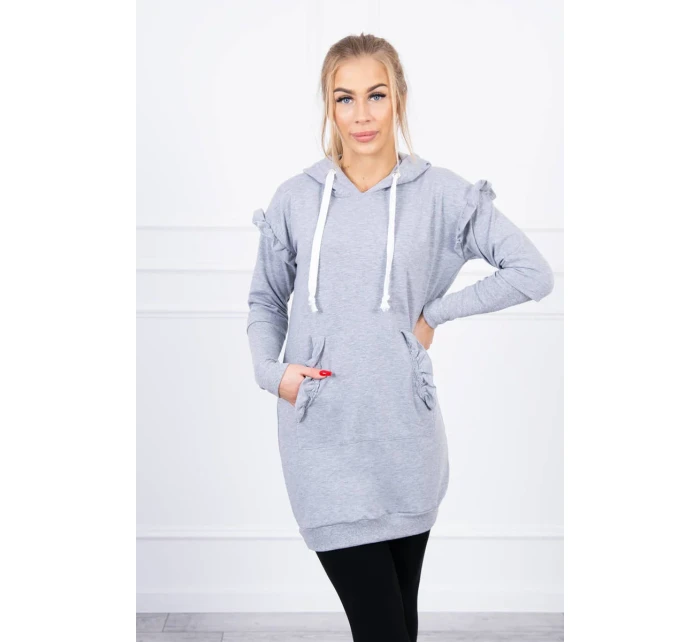 Šaty s ozdobnými volánky a kapucí šedé barvy Šaty s ozdobnými volánky a kapucí šedé barvy