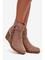 Zateplené dámské kotníkové boty na platformě s třásněmi béžové Olivarae Zateplené dámské kotníkové boty na platformě s třásněmi béžové Olivarae