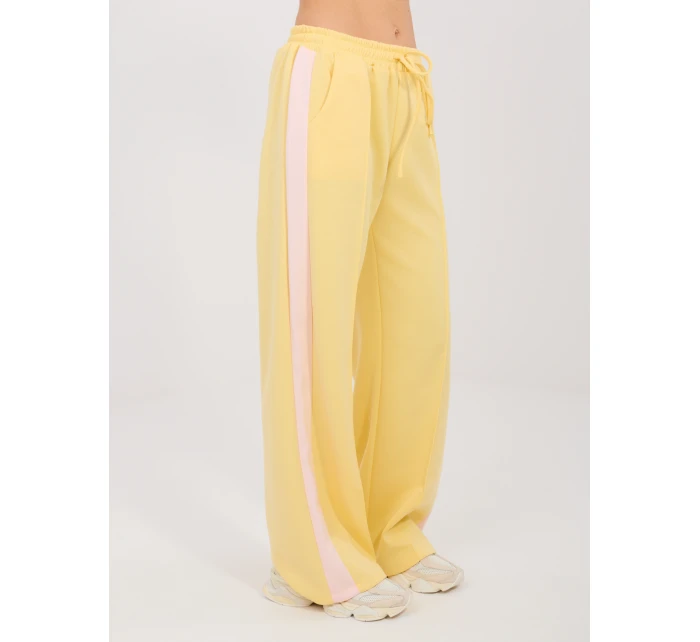 Sada IT KMPL 22211.31 světle žlutá Sada IT KMPL 22211.31 světle žlutá