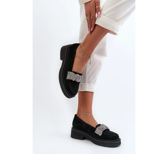 model 21652546 Dámské semišové mokasíny s ozdobným páskem Černé - Zazoo model 21652546 Dámské semišové mokasíny s ozdobným páskem Černé - Zazoo