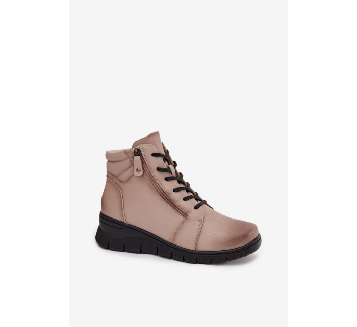 Boty na klínovém podpatku model 217731 Step in style Boty na klínovém podpatku model 217731 Step in style