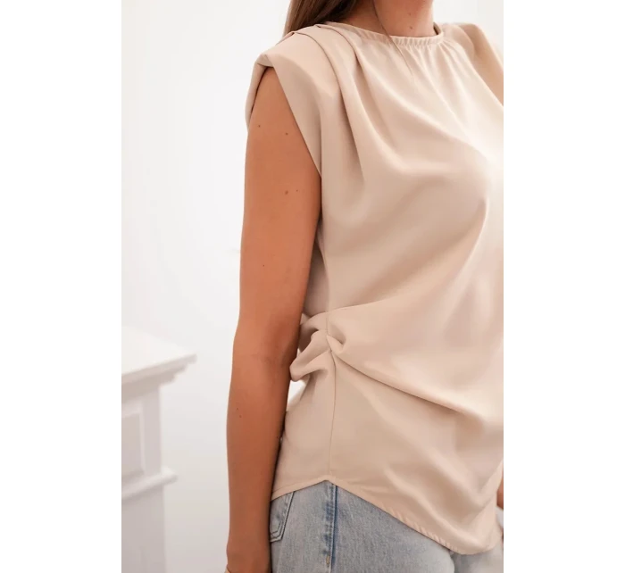 Elegantní dámská halenka s volánky a asymetrickým střihem béžový