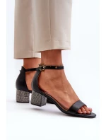Dámské sandály z eko kůže na zdobeném podpatku černé Wiatalia Dámské sandály z eko kůže na zdobeném podpatku černé Wiatalia