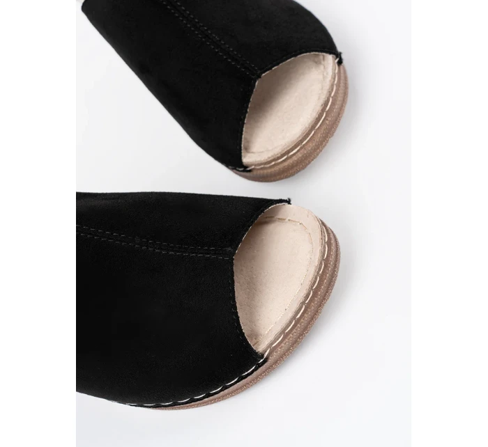 Designové  nazouváky dámské černé platforma