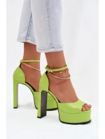 Lakované dámské sandály na podpatku a platformě Zelené model 21951663 - Boto