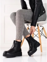 Stylové dámské kotníčkové boty na plochém podpatku Stylové dámské kotníčkové boty na plochém podpatku