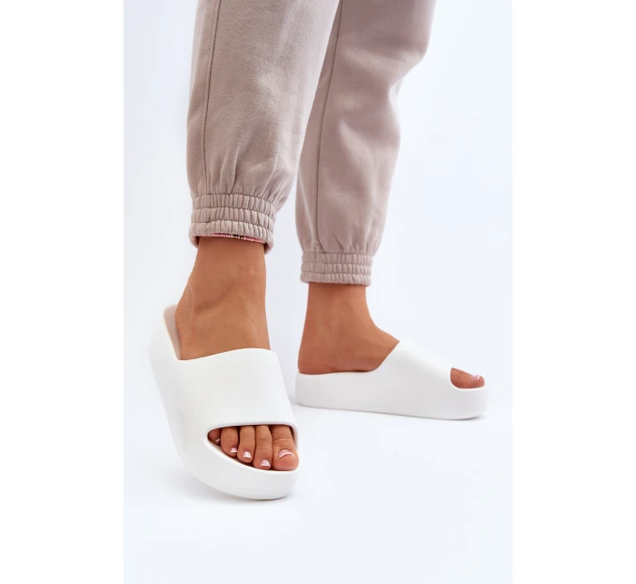 Dámské žabky na tlusté podrážce bílé model 21649910 - Boto Dámské žabky na tlusté podrážce bílé model 21649910 - Boto