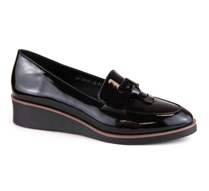 Vinceza W JAN263C černé lakované boty na středním podpatku s podpatky