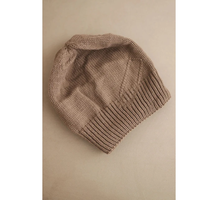 Dámská zimní čepice s vlnou a žebrovaným vzorem K471 mocca