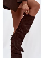 kozačky na jehlovém podpatku z eko semiše vyhřívané čokoládové model 21757792 - Boto