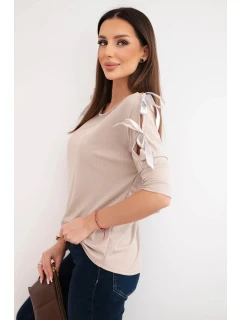 Dámská viskózová blůza s ozdobnými model 22018672 béžová - K-Fashion