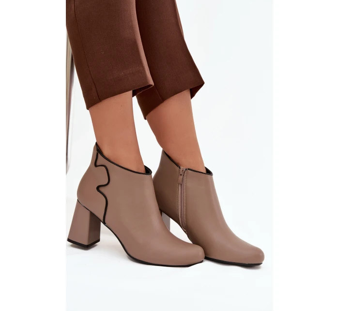 Dámské zateplené kotníkové boty na sloupku – béžové Ivessara Dámské zateplené kotníkové boty na sloupku – béžové Ivessara