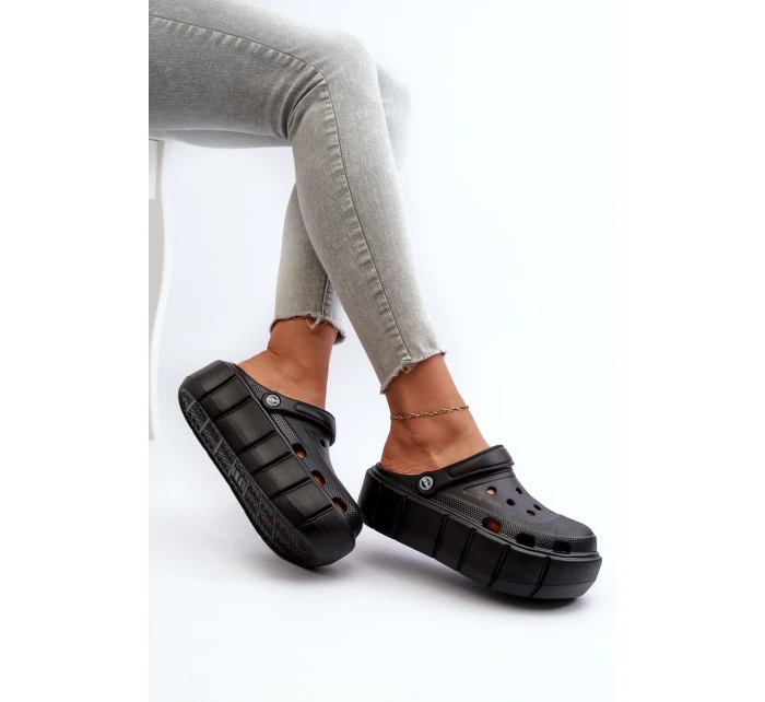 Dámské černé pěnové sandály model 21661037 - Boto Dámské černé pěnové sandály model 21661037 - Boto