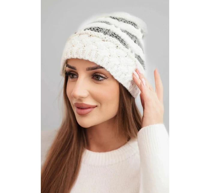 Dámská zimní čepice z vlny v hrubém pletení a pruhy K465 ecru + grafitová Dámská zimní čepice z vlny v hrubém pletení a pruhy K465 ecru + grafitová