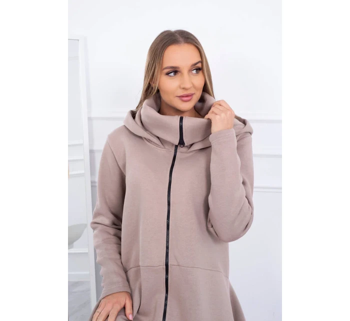 Zateplené šaty s delšími boky tmavě béžové Zateplené šaty s delšími boky tmavě béžové