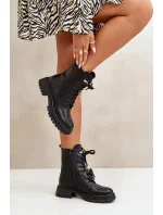 Eko Kožené Kotníkové Boty Workery Dámské S Přívěsky Černé Rianael Eko Kožené Kotníkové Boty Workery Dámské S Přívěsky Černé Rianael