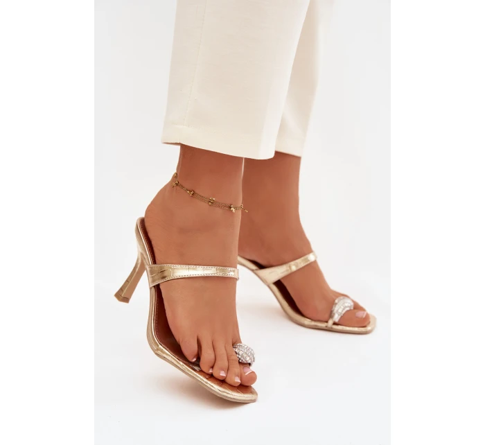 Dámské lodičky na podpatku s ozdobným detailem Zlaté model 21943402 - Boto Dámské lodičky na podpatku s ozdobným detailem Zlaté model 21943402 - Boto