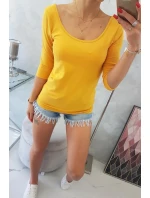 Hořčicová halenka s kulatým výstřihem Hořčicová halenka s kulatým výstřihem