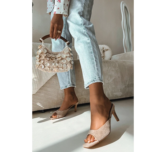 Dámské pantofle na podpatku Béžové model 22092036 - Boto