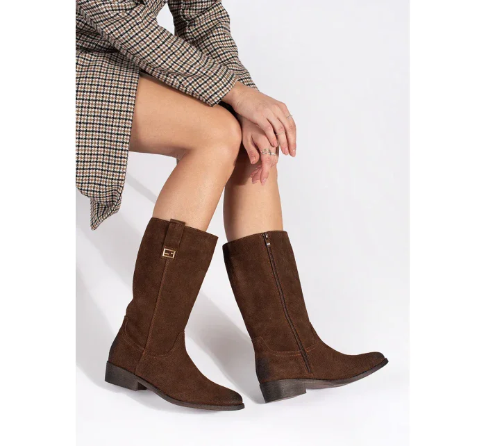 Klasické hnědé dámské kozačky na širokém podpatku Klasické hnědé dámské kozačky na širokém podpatku