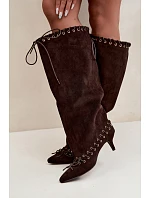Kozačky Kitten Heel semišové s ozdobným šněrováním čokoládové Juletta Kozačky Kitten Heel semišové s ozdobným šněrováním čokoládové Juletta