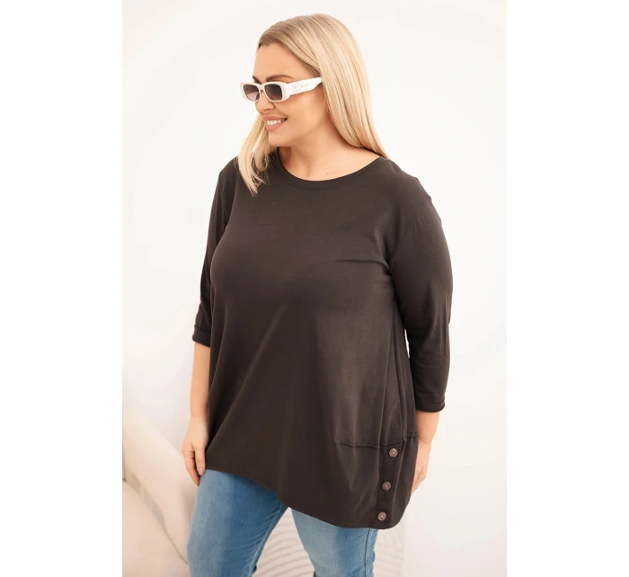 Dámská blůza Plus Size z bavlny s ozdobnými knoflíky a ohrnutými rukávy hnědá Dámská blůza Plus Size z bavlny s ozdobnými knoflíky a ohrnutými rukávy hnědá