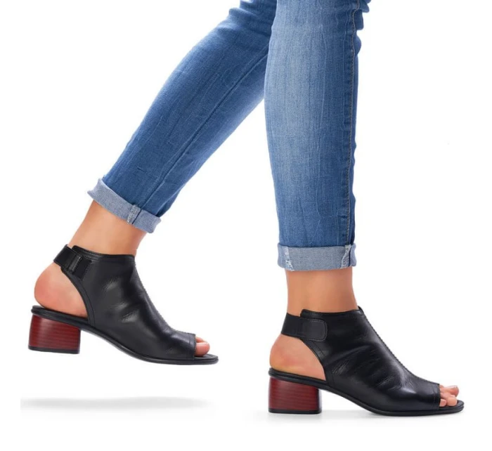 Kožené pohodlné sandály Remonte W RKR654 Kožené pohodlné sandály Remonte W RKR654