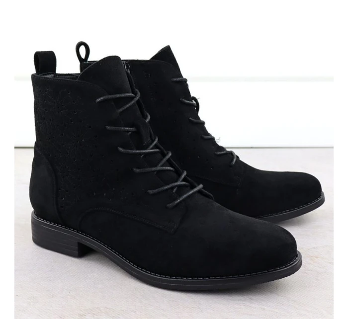 Dámské černé semišové prolamované kozačky model 21905582 - S.Barski Dámské černé semišové prolamované kozačky model 21905582 - S.Barski