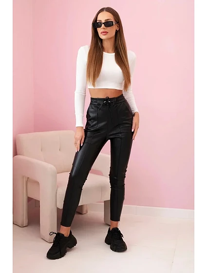 Dámské kalhoty z eko kůže s vázáním a rozparkem na model 21156759 černé - K-Fashion