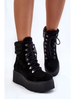 Dámské semišové boty na klínku černé model 21605548 - Boto