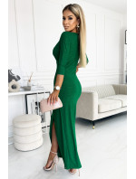 Lesklé dámské šaty v lahvově zelené barvě s výstřihem a rozparkem na noze 404-1