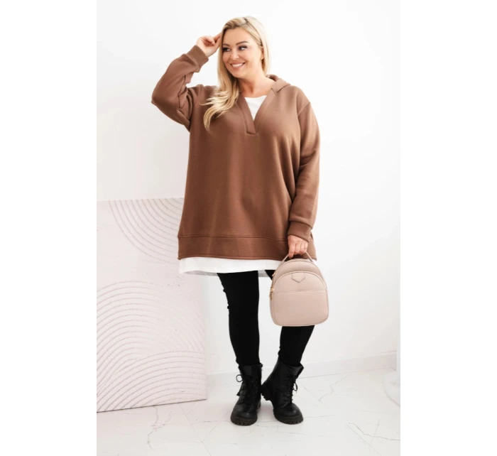Dámská mikina zateplená Plus Size s kapucí a model 21486147 výstřihem hnědá - K-Fashion