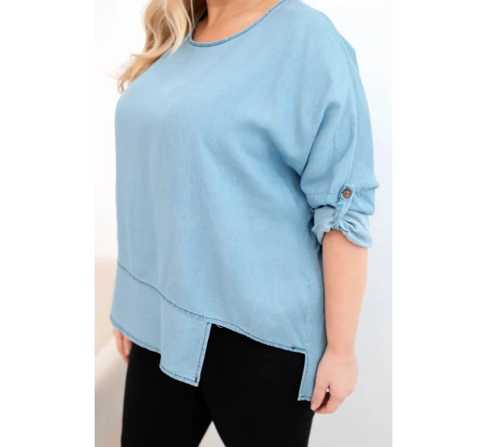 Dámská blůza Plus Size z model 21886527 s asymetrickým lemem světle džínová - K-Fashion
