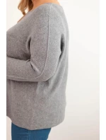 Dámský svetr plus size s lodičkovým výstřihem šedý Dámský svetr plus size s lodičkovým výstřihem šedý