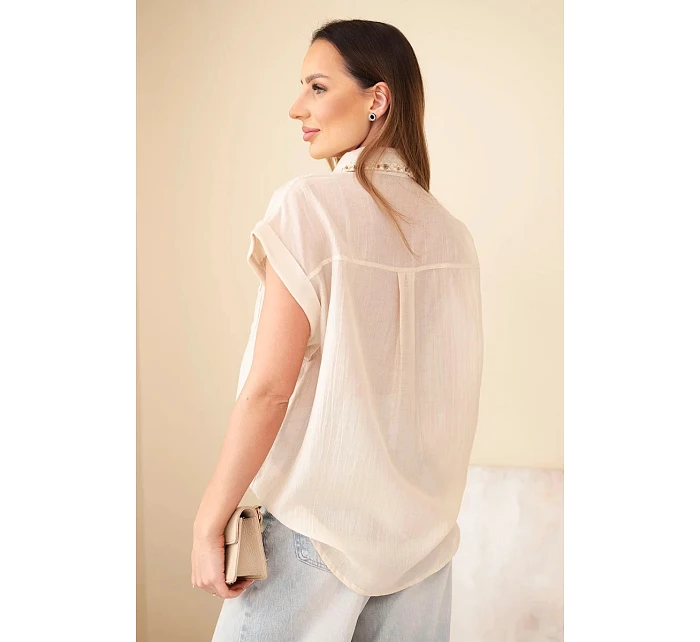 Dámská košile z model 22048779 s ozdobným límečkem a kapsami tmavě béžová - K-Fashion